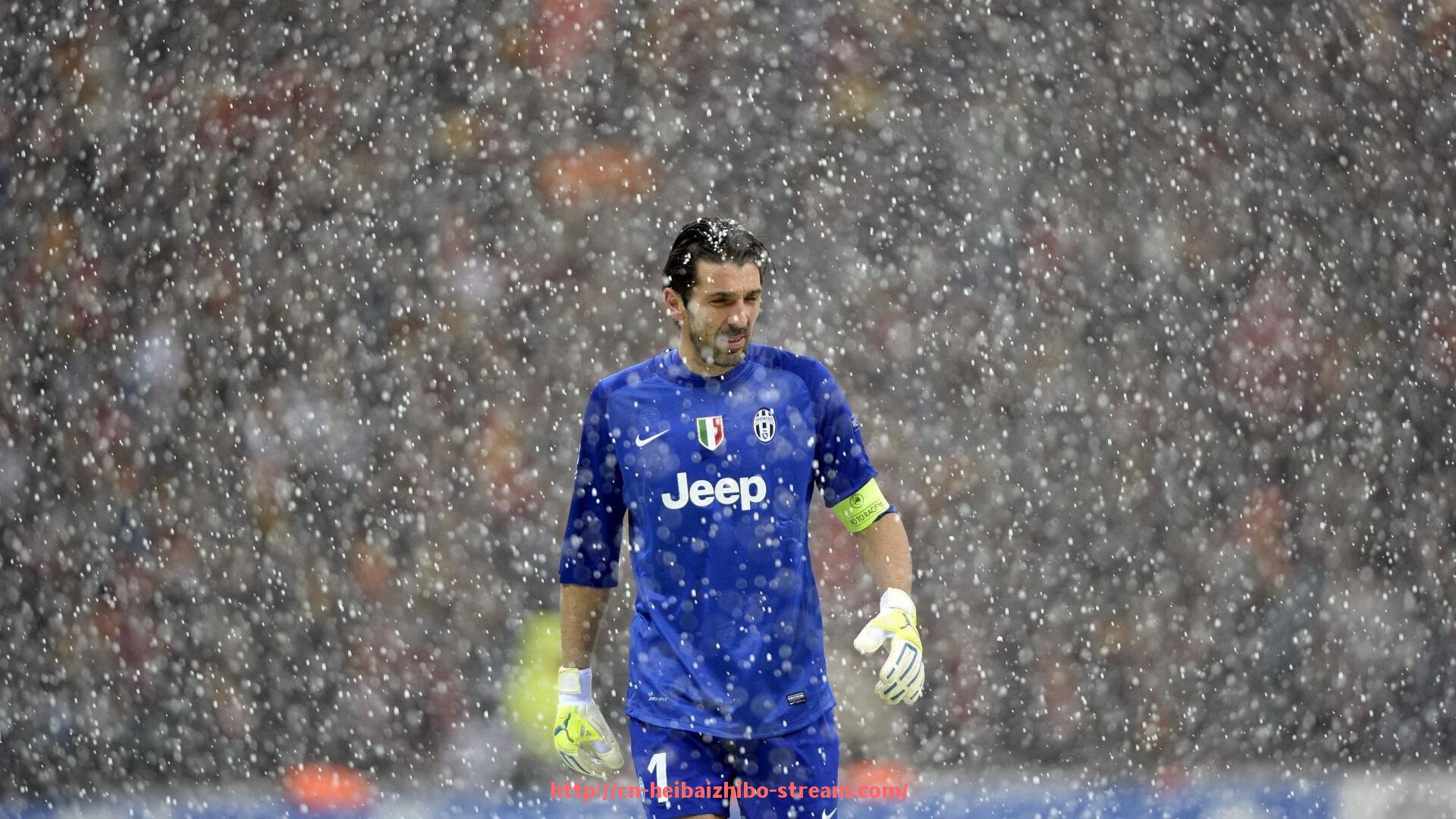 黑白体育直播-中后场传球失误对比分析：世俱杯失误致命性与防守稳定性